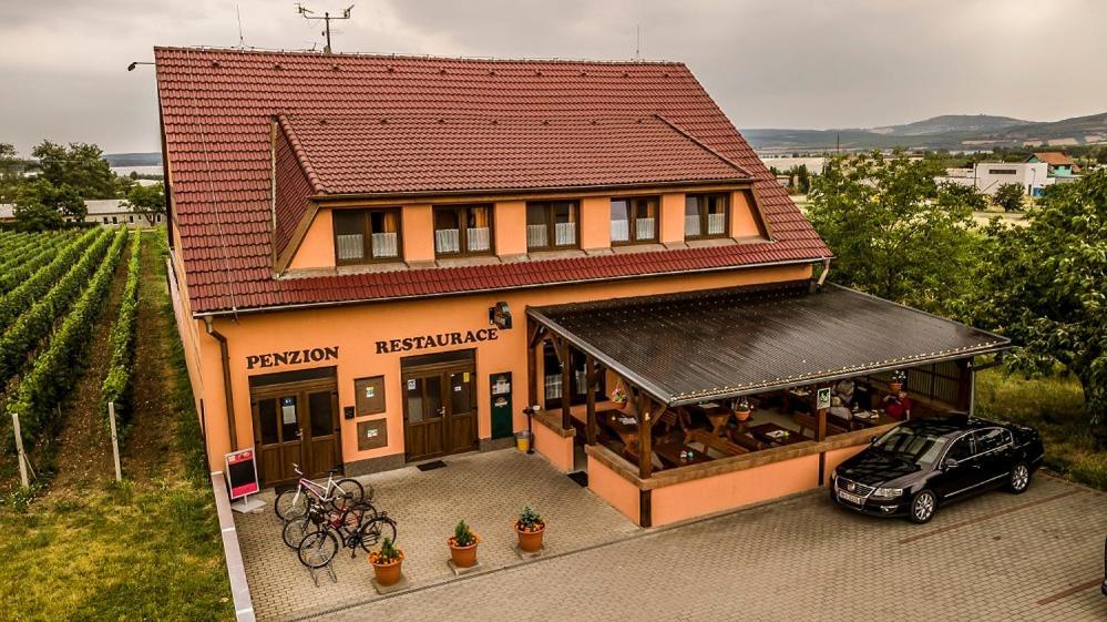Penzion S Restauraci Na Furhaple Šakvice Exteriör bild