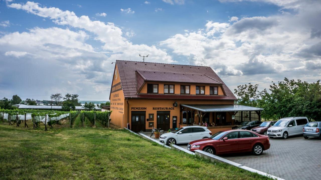 Penzion S Restauraci Na Furhaple Šakvice Exteriör bild