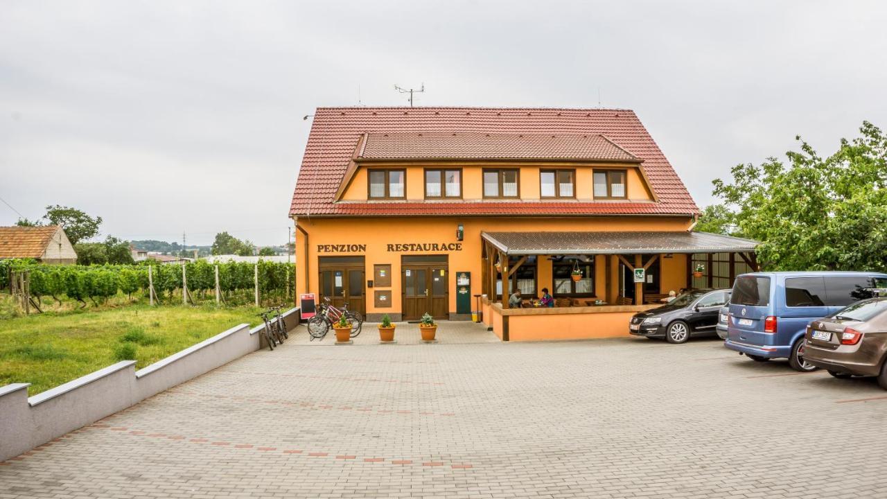 Penzion S Restauraci Na Furhaple Šakvice Exteriör bild