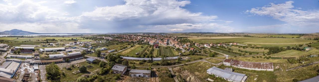 Penzion S Restauraci Na Furhaple Šakvice Exteriör bild